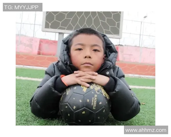 足球明星的儿子颜值爆表成为新一代帅哥引发热议 足球明星的儿子颜值爆表成为新一代帅哥引发热议