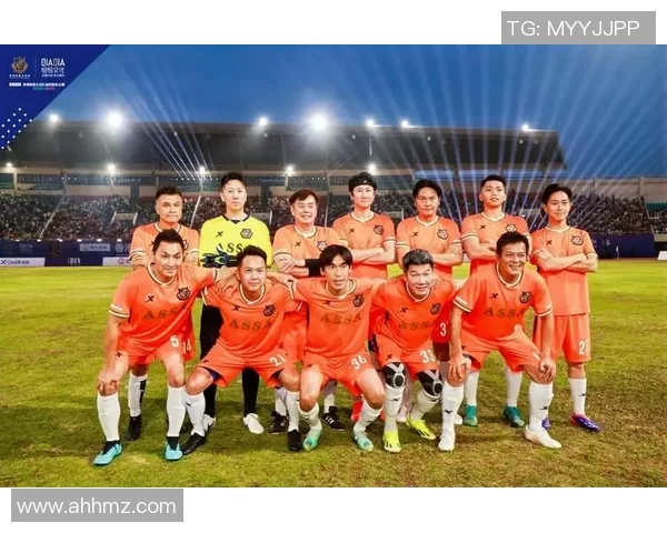 中国著名足球明星因个人原因出逃海外引发广泛关注与讨论