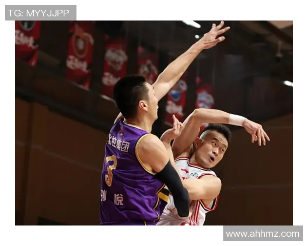 40轮激战广东队对决浙江队争夺季后赛席位的关键战役分析 40轮激战广东队对决浙江队争夺季后赛席位的关键战役分析