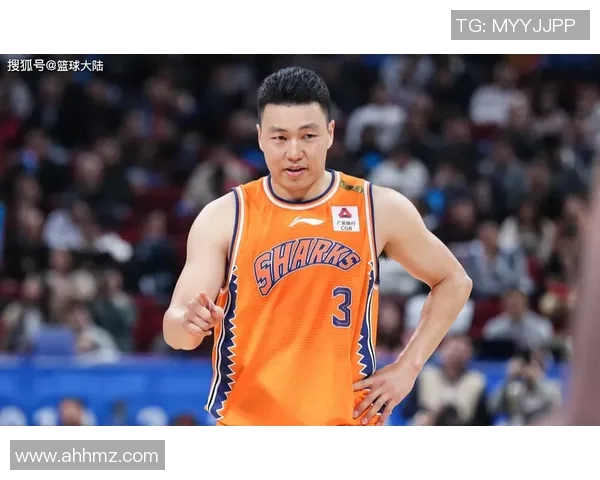 李根的篮球之路:从青涩少年到职业赛场的辉煌历程与奋斗精神 李根的篮球之路:从青涩少年到职业赛场的辉煌历程与奋斗精神